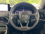 【純正革巻きステアリング】上質な革を使用することで、手にしっかり馴染みとても運転しやすいハンドルです♪