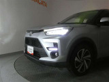 LEDヘッドライトです。デザイン性がよくとても明るいので、夜間の走行や悪天候でも安心です。しかも長寿命!