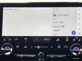 大型ディスプレイが視認性を高め、快適なドライブをサポート。様々な機能が直感的に操作でき、快適なカーライフを演出します。情報満載で便利です。