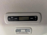 【リアオートエアコン】広い後部座席には必須の機能!風量や温度を自動で調整し前席と同様な車内環境にしてくれるリアオートエアコンを装備。夏の暑さも冬の寒さもストレスなく快適にお過ごしいただけます♪