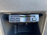 【ETC】有料道路を利用する際に料金所で停止することなく通過できる、ETC車載器(ノンストップ自動料金収受システム機器)が装備されています。セットアップを行うことで利用可能になります。