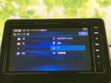 多彩なソースに対応したオーディオ画面。CDやラジオはもちろん、Bluetooth接続でスマホの音楽も楽しめます。長距離ドライブも快適に過ごせるでしょう。