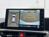 駐車時の安全性を高めるバックモニターを搭載。狭い場所でもスムーズな駐車操作をサポートします。ガイドライン表示で、後方状況をより把握しやすくなっています。