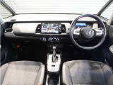 ◆インテリアパネル◆視界広々で非常に運転しやすくロングドライブでも疲れを感じさせないすっきりとまとまったインパネ周りです。