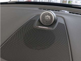 【Bowers&Wilkins】世界のオーディオファン垂涎のプレミアムサウンドシステムを搭載。コンサートホールのベストポジションに相当する音場空間を忠実に再現。乗る人すべてに驚きの音響体験を提供します