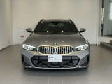 BMW代表的な特徴のキドニーグリル。BMWのすべてのモデルに採用され、BMWらしさを強調しております。