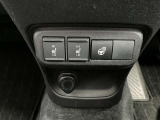 寒い季節に嬉しい装備、シートヒーター、ハンドルヒーター付きです!シートヒーターは空気を入れ替えて温めるエアコンと違いシート自体を温めるので、温くなるまでの時間が短いですよ♪