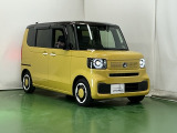 狭い駐車場でも、スライドドアならチャイルドシートへのお子さまの乗降や荷物の積載もスムーズ。とても便利な【両側電動スライドドア】ドアハンドを少し引くだけでリアドアが自動開閉します。