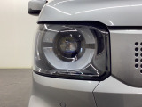 ★ LEDヘッドライト ★シャープで精悍なフロントフェイスを演出するLEDヘッドライト。機能性とデザイン性を兼ね備えた魅力的な装備です♪