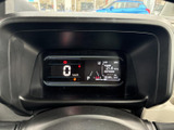視認性の高いメーター類は、運転に必要な情報を一目で確認できます。運転に集中できる、シンプルで分かりやすいデザインが魅力です。