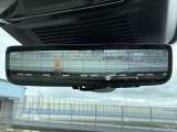 【プライバシーガラス 】プライバシーガラスにより車全体を引き締まった印象にします。もちろん防犯にもつながります。