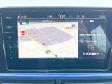 ●純正ナビ:一体感のあるナビは、高級感ある車内を演出してくれます。オーディオ機能も充実しておりますので、運転もより楽しめます♪