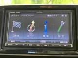 多彩な情報を一画面に集約。ナビゲーションやオーディオ操作も直感的に行えます。普段使いから長距離ドライブまで、快適なカーライフをサポートします。
