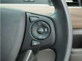 ◆アダプティブクルーズコントロール◆予め設定した車速内でクルマが自動的に加減速。前走車との適切な車間距離を維持しながら追従走行します。【LKAS】車線維持支援システムでステアリング操作を支援。