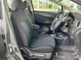 運転のしやすさや、乗り降りにも配慮した運転席