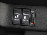 ◆両側電動スライドドア◆狭い駐車場でも乗り降りが楽々♪お子様が隣の車にドアを当ててしまう心配もございません!小さなお子様連れの方もこれで安心。