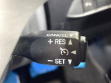 【クルーズコントロール】高速道路もラクラク走行。アクセルを離しても一定速度で走行ができ、長距離運転時の負担を軽減!加速・減速も簡単なスイッチ操作で調整できます。