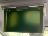 【12.1型フリップダウン】大画面モニターで後席でもエンタメをお楽しみいただけます。家族や友人とお出かけする機会が多い方に大人気です♪