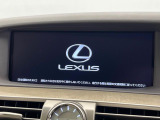 【メーカー純正ナビ】インテリアに溶け込むスタイリッシュな「専用設計」メーカーナビを装備♪視認性や操作性など基本性能にも優れ、より上質なカーライフをお楽しみいただけます。