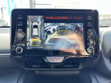 パノラミックビューモニター付きです。車両を上から見たような映像をディスプレイオーディオ画面に表示。運転席からの目視だけでは見にくい、車両周辺の状況をリアルタイムでしっかり確認できます。