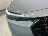 LEDヘッドライトは、点灯の瞬間から最大光量を発揮し、突然暗くなるトンネルなどでの安定感を高めます。