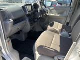 操作しやすい配置のスイッチ類が、運転をサポート。快適なドライブをさらに引き立てます。
