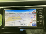 目的地設定も簡単。わかりやすい表示で、スムーズなドライブをサポートします。長距離移動も安心のカーナビゲーションシステムです。