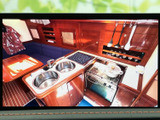 停車中にテレビや映像を楽しめる機能が備わっています。休憩時などにリラックスした時間を過ごせます。