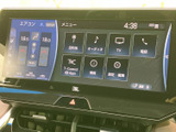 高精細なディスプレイが、運転をより快適にします。多彩な機能を搭載し、目的地までスムーズに案内してくれる頼もしい相棒です。