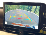 【バックカメラ】駐車時に後方がリアルタイム映像で確認できます。大型商業施設や立体駐車場での駐車時や、夜間のバック時に大活躍!運転スキルに関わらず、今や必須となった装備のひとつです!
