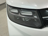 LEDヘッドライトは、点灯の瞬間から最大光量を発揮し、突然暗くなるトンネルなどでの安定感を高めます。