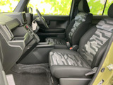 運転しやすいポジションで、快適なドライビングをサポートします。細部までこだわったデザインが、運転の楽しさを引き立てます。
