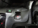 電子パーキングブレーキ仕様となります。ブレーキホールド機能を搭載しているので、渋滞時や信号待ち等に便利です。