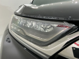 LEDヘッドライトは、点灯の瞬間から最大光量を発揮し、突然暗くなるトンネルなどでの安定感を高めます。