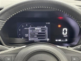 【メーターまわり】ドライバーから見やすい位置にあって安全運転に寄与します。マルチインフォメーションディスプレイでは、クルマに関する情報の確認はもちろん、各種安全機能・装備のON/OFFも設定可能。