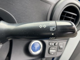 操作しやすいウインカーレバーで、安全な車線変更をサポートします。直感的な操作感で、運転に集中できます。日常の運転がより快適に。