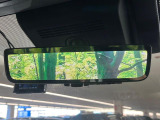 【デジタルインナーミラー】後席の大きな荷物や同乗者で後方が確認しづらい時でも安心!カメラが撮影した車両後方の映像をルームミラー内に表示。クリアな視界で状況の確認が可能です!