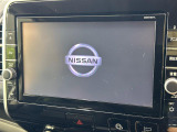 【大画面ナビ】人気の大型9インチナビを装備。存在感のある大画面はインパクト大!ナビ利用時のマップ表示は見やすく、テレビやDVDは臨場感がアップ!いつものドライブがグッと楽しくなります♪