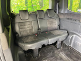 床下収納式のサードシートです。座席部分をコンパクトに収納でき、広大な荷室スペースとしてお使いいただけます!乗車人数や荷物の量など利用シーンに合わせて3列目を有効活用でき、とっても便利♪