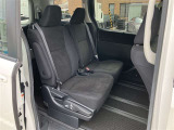 ゆとりある広々とした車内空間は、ドライブを始め買い物やレジャーなど、幅広く活躍します。一人でもみんなとでもお出かけを楽しみましょう!