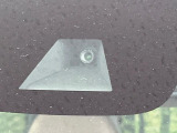 【エマージェンシーブレーキ】走行中に前方の車両等を認識し、衝突しそうな時は警報とブレーキで衝突回避と被害軽減をアシスト。より安全にドライブをお楽しみいただけます。