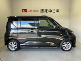 車両右側面からの写真になります。車をご覧になりたい時はお気軽に最寄りの店舗へご相談下さい。
