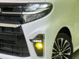 【LEDヘッドライト】悪天候や夜間走行時も良好な視界を確保し安心して運転できる高輝度LEDヘッドライトを装備!点灯速度が早く、消費電力も抑えられています。