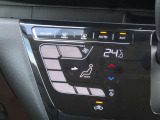 【オートエアコン】一度お好みの温度に設定すれば、車内の温度を検知し風量や温度を自動で調整。暑い&hellip;寒い&hellip;と何度もスイッチ操作をする必要はありません。快適な車内空間には必須の機能ですね♪