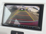 後方確認をサポートするモニター。駐車時や狭い道での運転も安心です。安全な運転をサポートしてくれる頼もしい機能です。