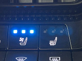 【シートヒーター&ベンチレーション】夏場は涼しい風でお尻や背中の熱やムレを防ぎ、冬はエアコンよりも早く温まってポカポカに!季節を問わず快適に過ごせます。