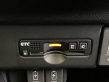 ETC車載機が付いてます。ETCが使用可能な道路通行料はキャッシュレスでスマートに走行できます。