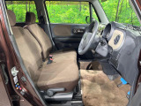 運転席シート廻りは使用感も少なく、良好な状態となっています。丁寧に使われていたことがよくわかりますね。