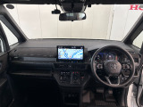 見通しの良い運転席回りとなっておりますので安心して運転をして頂けます!窓が大きいので明るく開放的な室内です