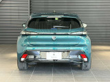 リアフォルムも存在感があり車作のこだわりが感じられます。